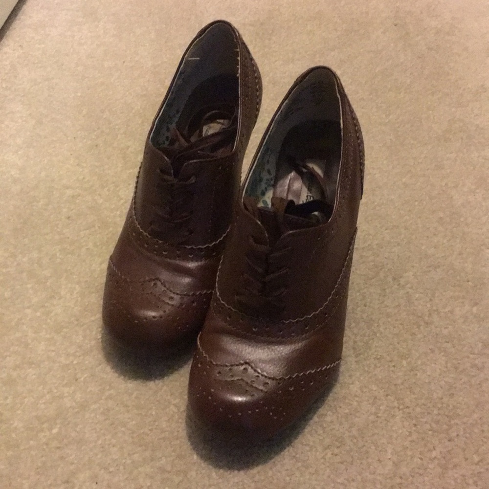 American eagle heels, vintage, brown